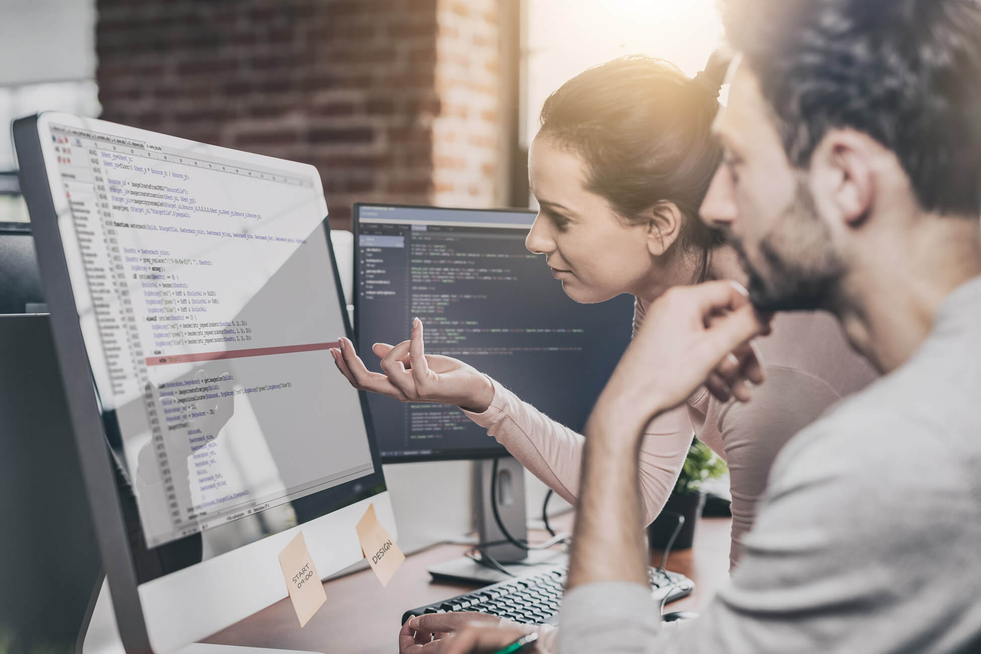 Duel Marketing staff reviewing website back links