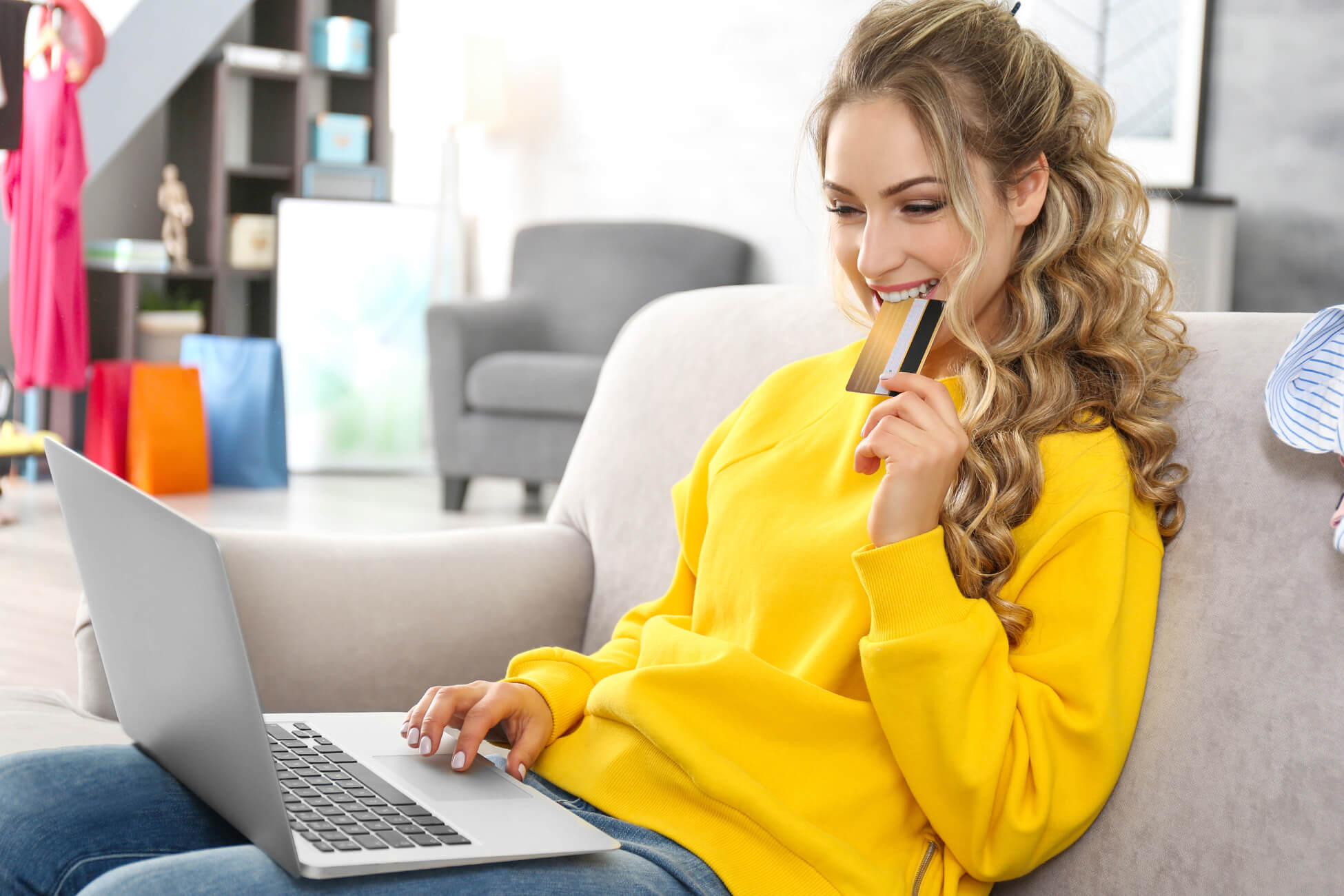 Website visitor using Duel Marketing eCommerce website with credit card ready | Ecommerce Agency